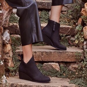TOMS Sutton Wedge Ankle Bootie Black Leather Size 9